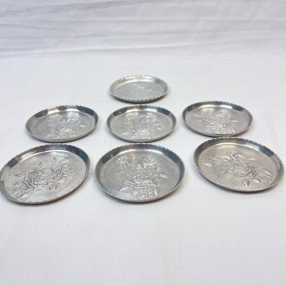 Vintage 7pc Aluminum Beverage Drink Coasters Country Farmhouse Pressed Floral - Picture 5 of 6